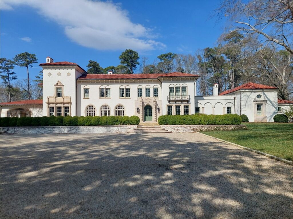 Home of Frances and Robin Louermilk Villa Juanita